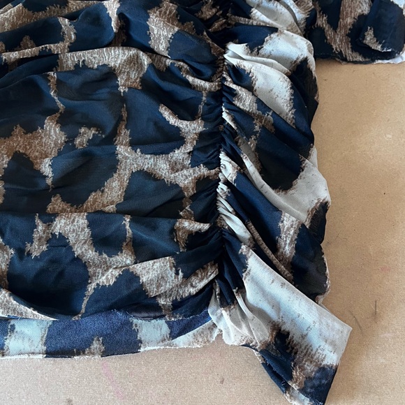 Ganni EUC Women’s Animal Print Sheer Ruched Top size XL - Picture 8 of 11